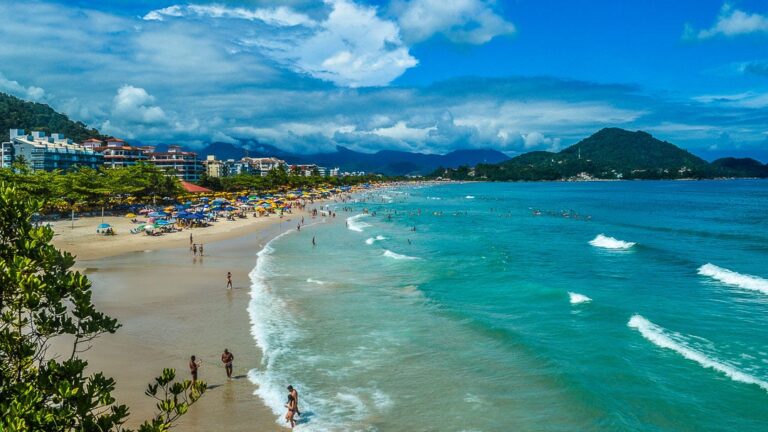 Ubatuba, saiba que o destino é um dos mais completos do litoral norte de São Paulo. Com mais de 100 praias, trilhas